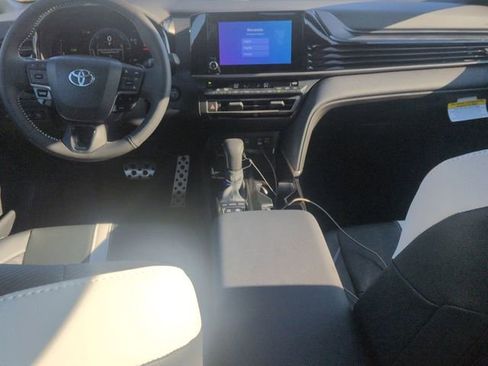 Certified 2026 Toyota Camry SE image 25