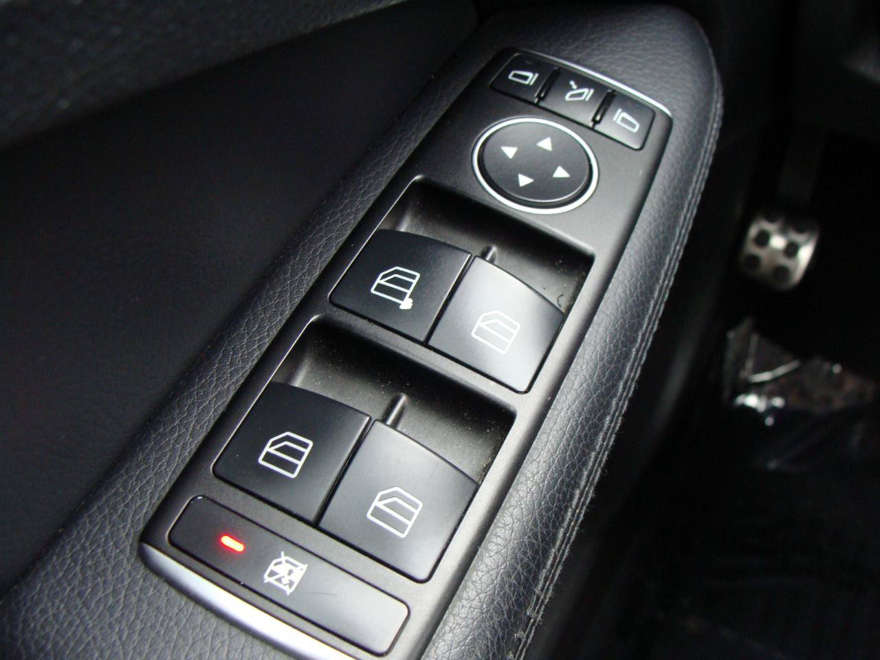 Used 2016 Mercedes-Benz E 350 4MATIC Sedan image 38