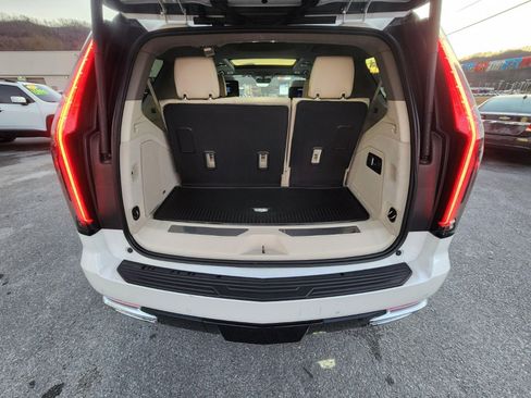 Used 2023 Cadillac Escalade Premium Luxury Platinum w/ LPO, Radiant Package AWD/4WD image 4