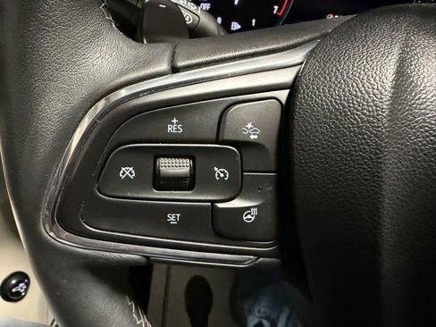 Used 2023 Buick Envision Avenir image 32