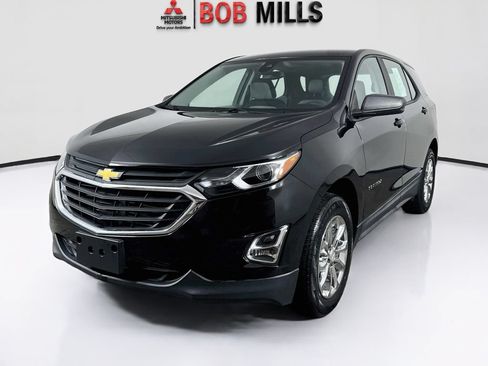 Used 2020 Chevrolet Equinox LS AWD/4WD image 3