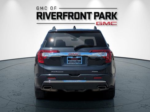 Used 2023 GMC Acadia Denali w/ Denali Ultimate Package AWD/4WD image 4