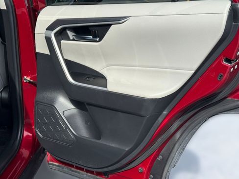 Certified 2021 Toyota RAV4 XLE image 31