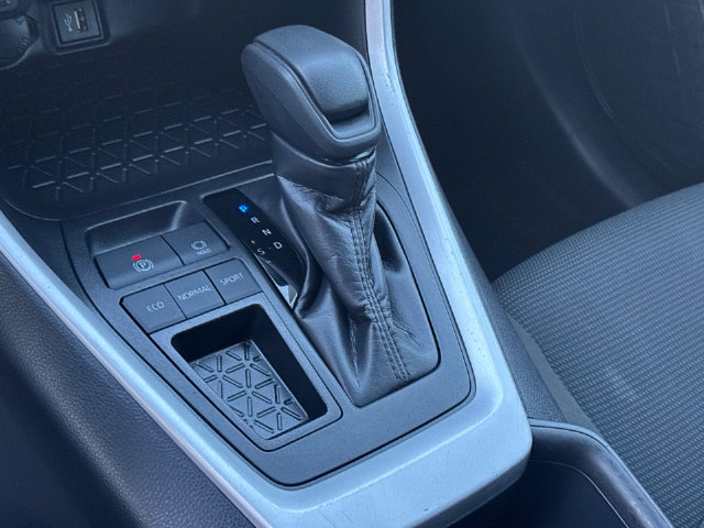 Certified 2025 Toyota RAV4 LE FWD image 27