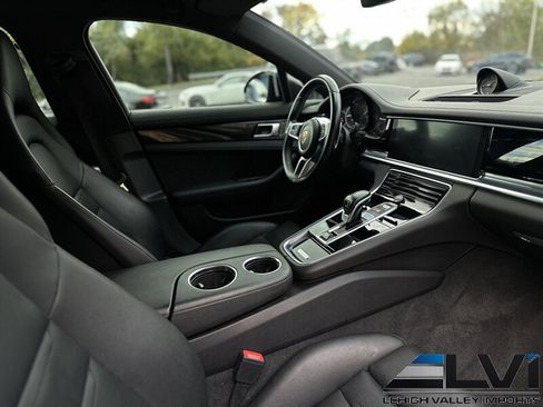 Used 2017 Porsche Panamera 4 AWD/4WD image 18