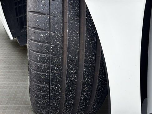 Used 2024 Chevrolet Corvette Stingray Premium Cpe w/ Z51 Performance Package image 11