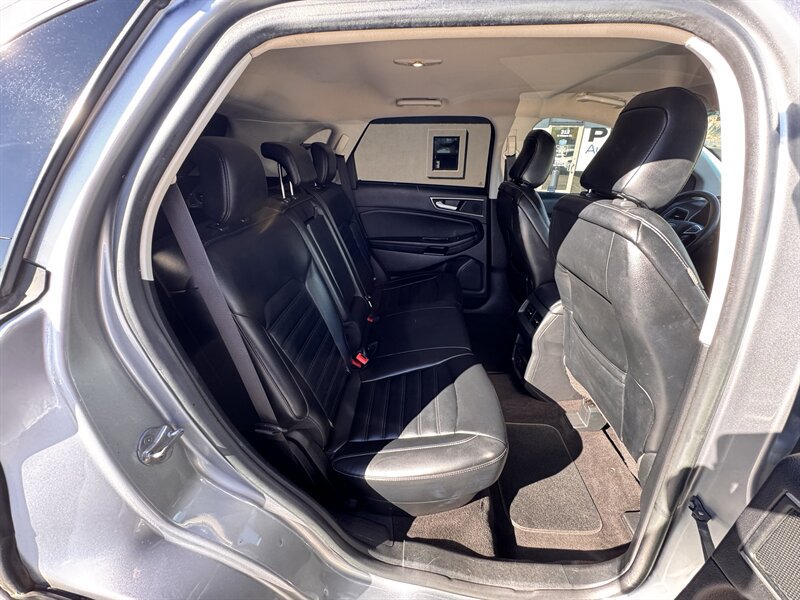 Used 2020 Ford Edge SEL FWD image 13