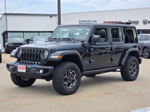 Used 2023 Jeep Wrangler Unlimited Rubicon 4xe w/ Steel Bumper Group AWD/4WD image 3