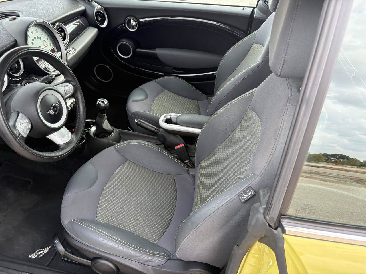 Used 2009 MINI Cooper Convertible FWD image 55