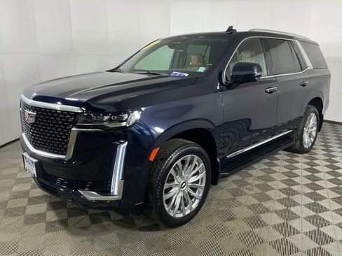 Used 2022 Cadillac Escalade Premium Luxury image 4