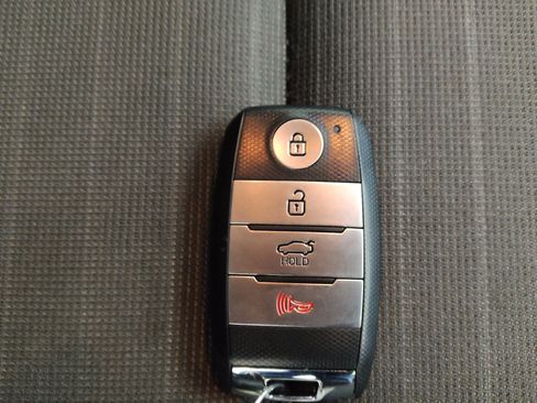 Used 2016 Kia Forte LX image 32