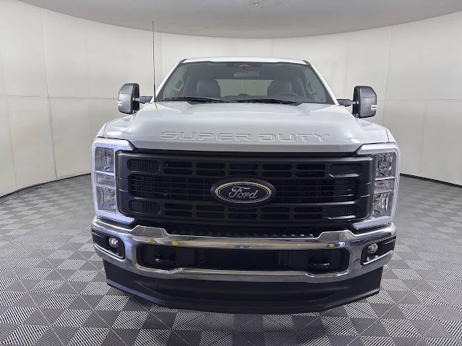 Used 2023 Ford F250 XL w/ FX4 Off-Road Package AWD/4WD image 4