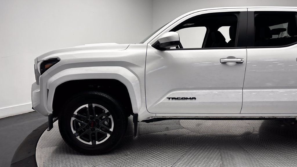 Certified 2026 Toyota Tacoma TRD Sport AWD/4WD image 5