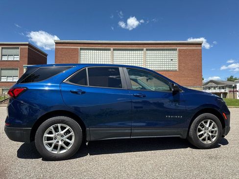 Used 2023 Chevrolet Equinox LS w/ LS Convenience Package AWD/4WD image 5