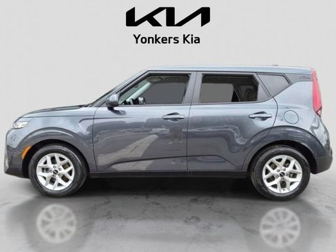Certified 2022 Kia Soul LX w/ Technology Package FWD image 10