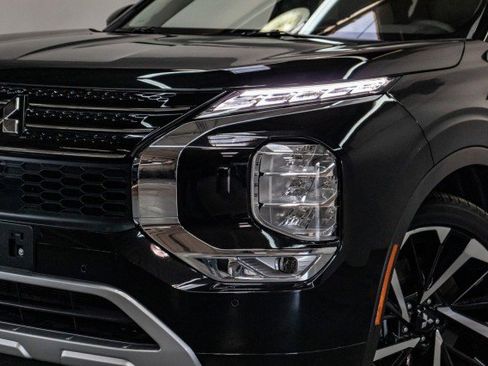 New 2025 Mitsubishi Outlander SEL image 2