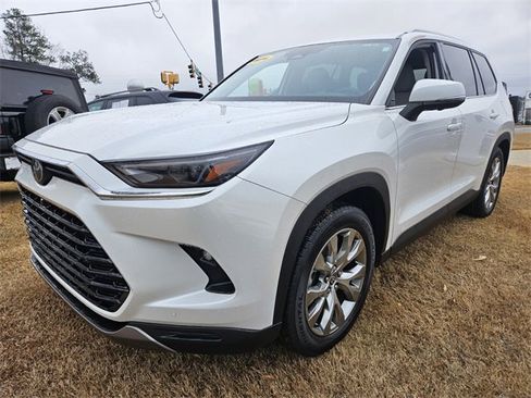 Used 2024 Toyota Grand Highlander Limited image 3