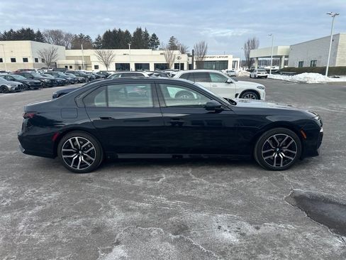 Certified 2023 BMW 760i xDrive w/ Executive Package image 6
