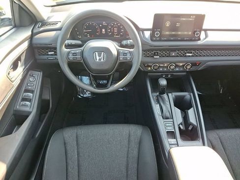 Certified 2025 Honda Accord SE image 11