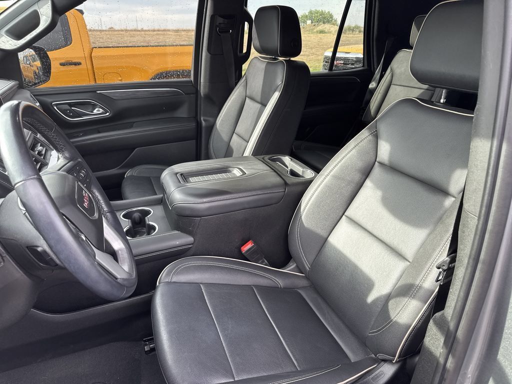 Used 2023 GMC Yukon SLT AWD/4WD image 11