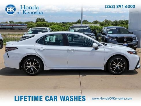 Used 2024 Toyota Camry SE FWD image 7