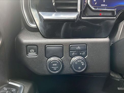 Used 2025 Chevrolet Silverado 1500 LT RWD image 33