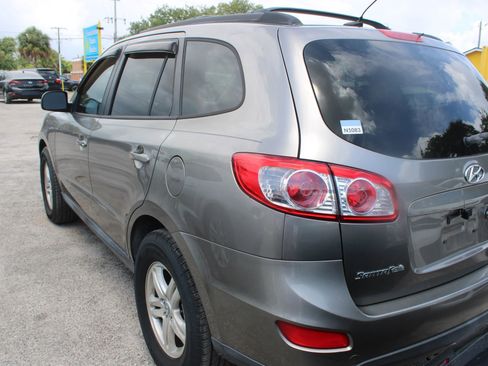 Used 2012 Hyundai Santa Fe GLS FWD image 2