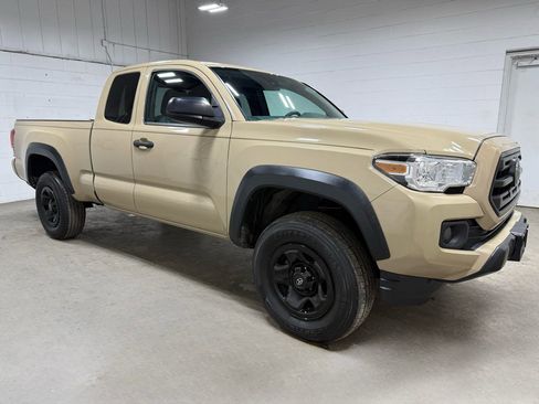 Used 2019 Toyota Tacoma SR w/ SX Package image 3
