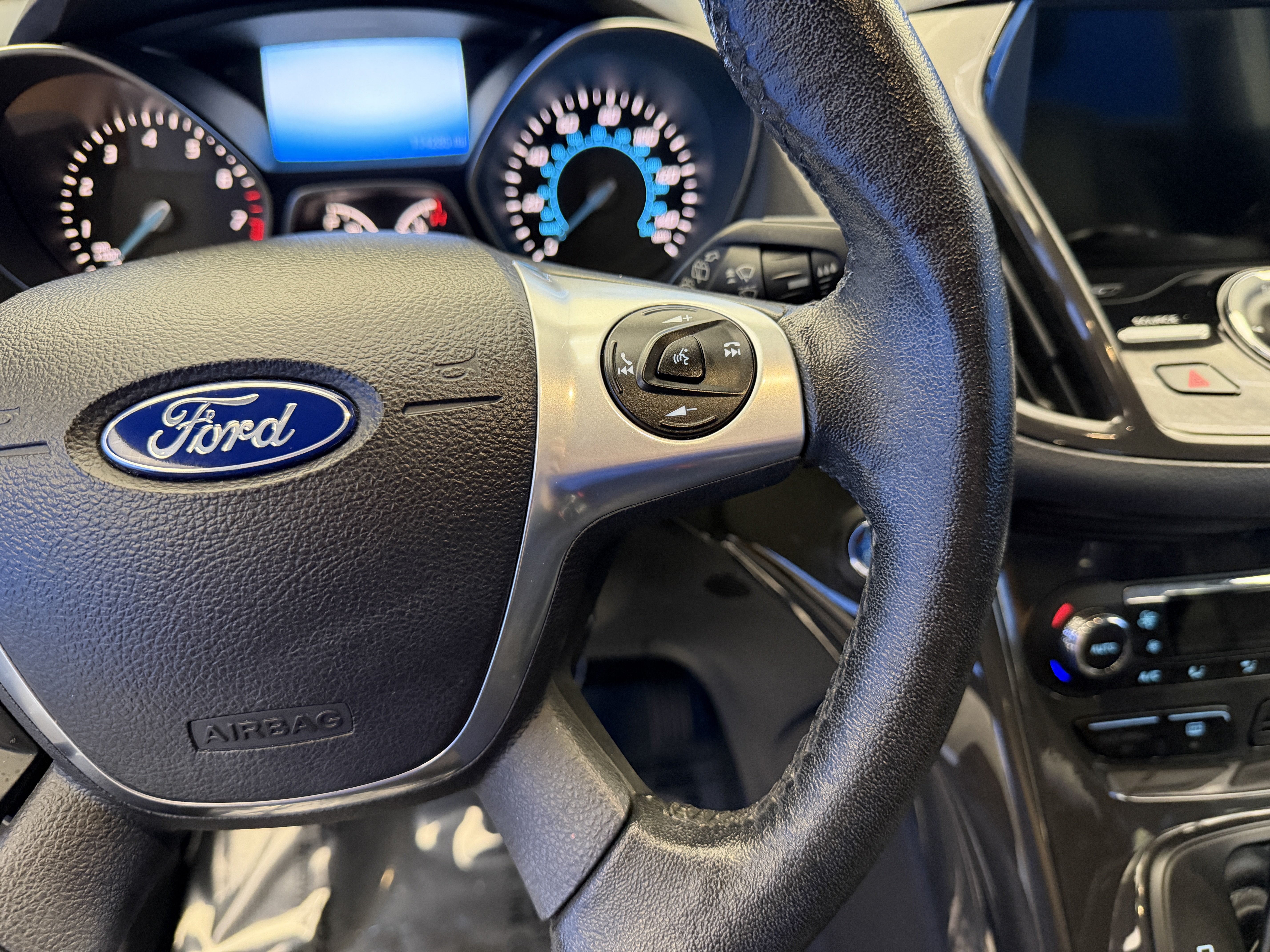 Used 2016 Ford Escape Titanium FWD image 16