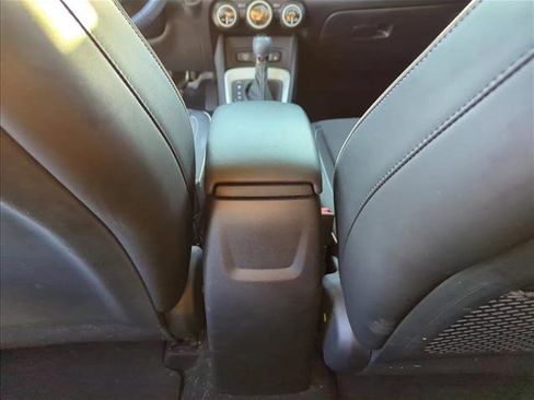 Used 2023 Hyundai Venue Limited image 24