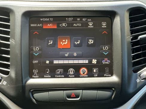 Used 2015 Jeep Cherokee Trailhawk w/ Comfort/Convenience Group AWD/4WD image 15
