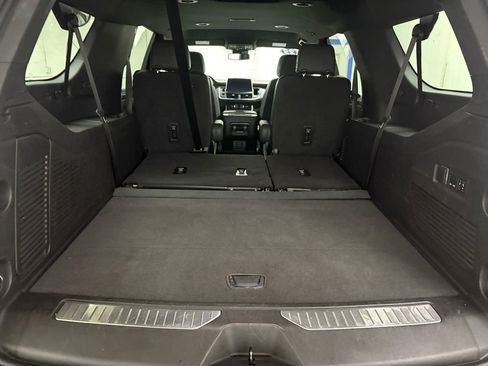 Used 2023 Chevrolet Suburban Premier AWD/4WD image 14