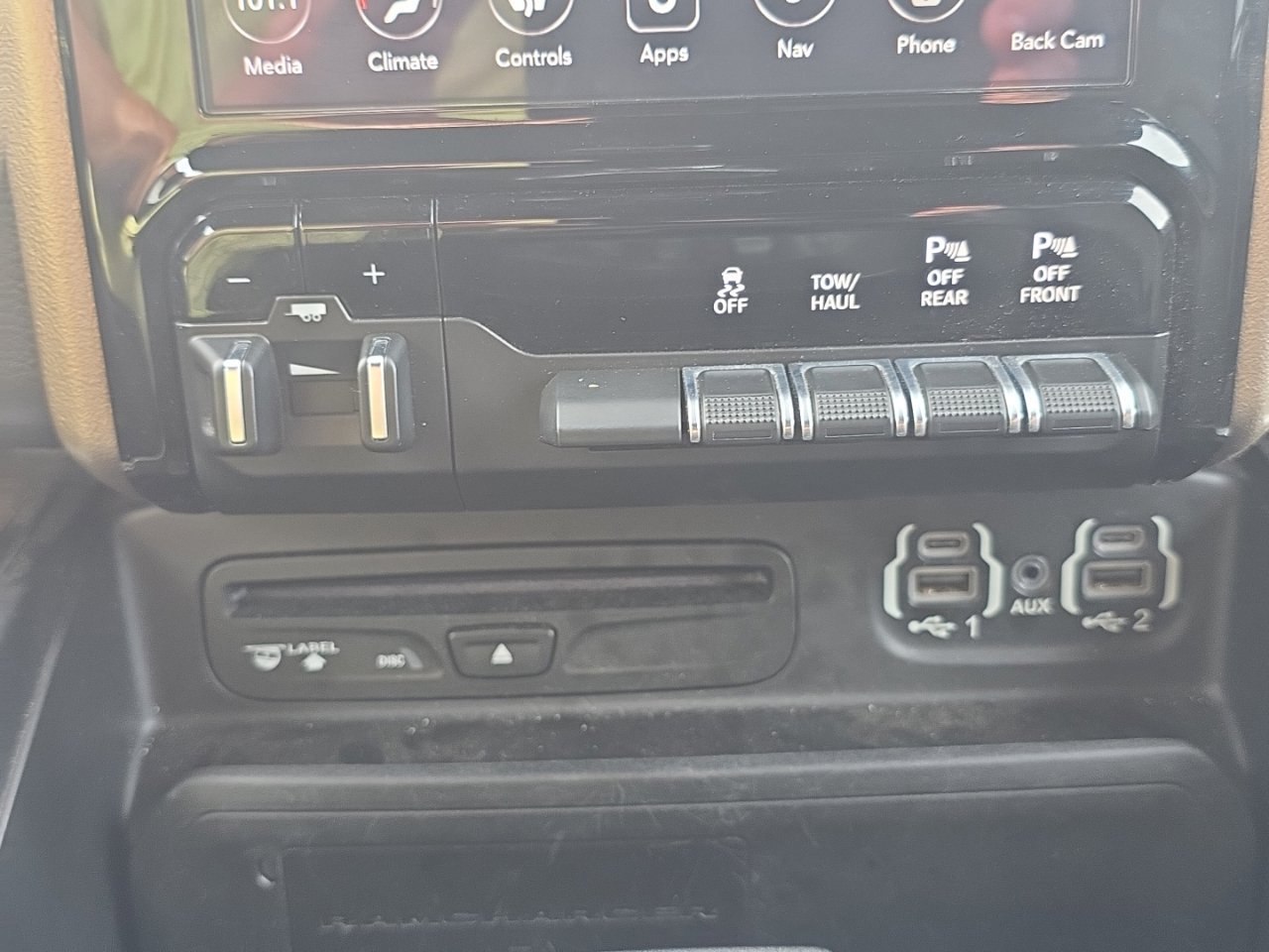 Used 2019 RAM 1500 Laramie AWD/4WD image 32