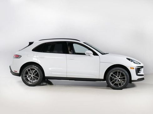 Certified 2026 Porsche Macan AWD/4WD image 8