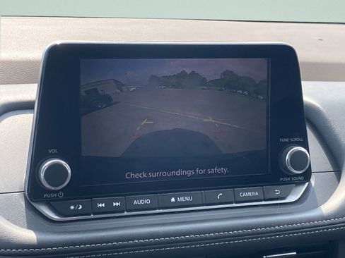 Used 2023 Nissan Rogue S image 24