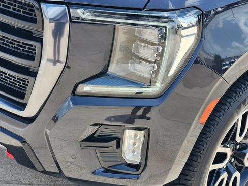 Used 2023 GMC Yukon XL AT4 AWD/4WD image 9