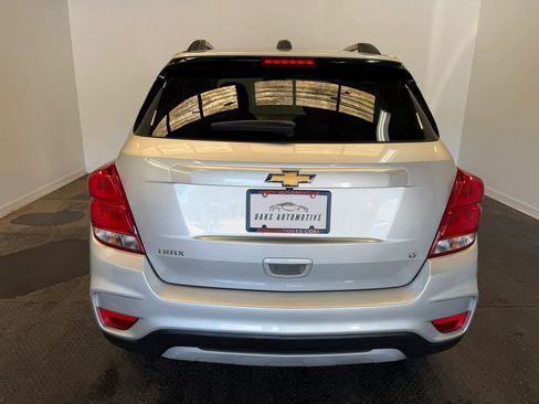 Used 2019 Chevrolet Trax LT w/ LT Convenience Package FWD image 6