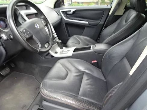 Used 2010 Volvo XC60 T6 image 33