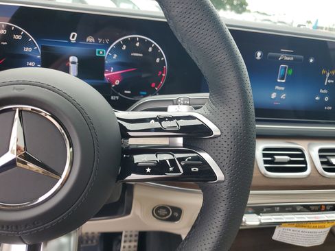 New 2026 Mercedes-Benz GLS 580 4MATIC image 36