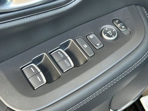 New 2026 Honda HR-V EX-L image 12