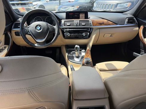 Used 2018 BMW 320i Sedan RWD image 17
