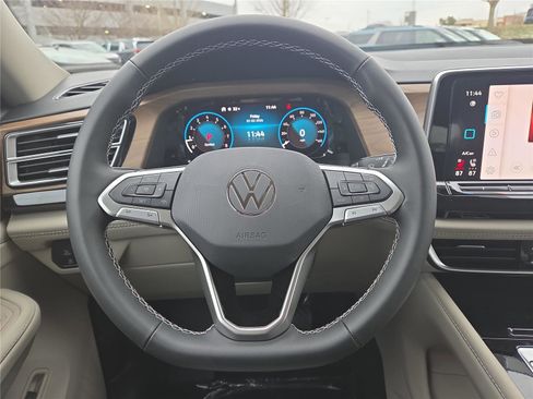 New 2026 Volkswagen Atlas SE image 15