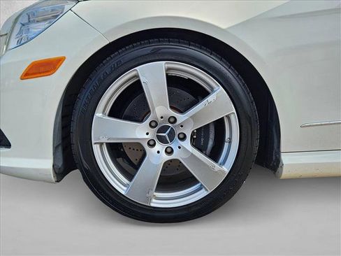 Used 2010 Mercedes-Benz E 350 4MATIC Sedan image 24
