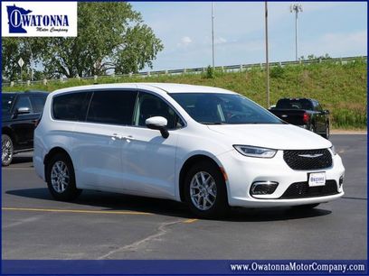 Used 2023 Chrysler Pacifica Touring-L