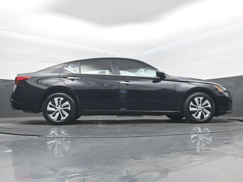 Certified 2025 Nissan Altima 2.5 S FWD image 30