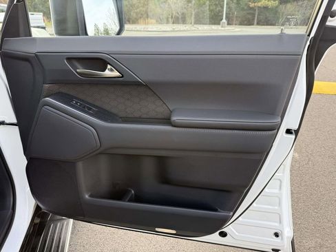 Used 2024 Lexus GX 550 w/ Accessory Package (Z1) image 15