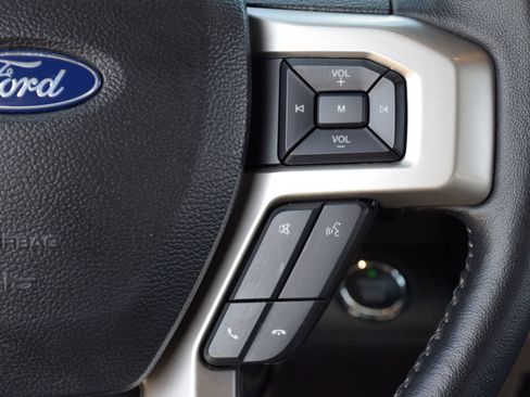 Used 2021 Ford F250 Lariat w/ Lariat Ultimate Package AWD/4WD image 7