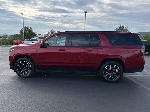 Used 2021 Chevrolet Suburban RST w/ Luxury Package AWD/4WD image 4