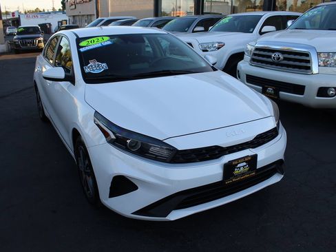 Used 2023 Kia Forte LXS FWD image 8