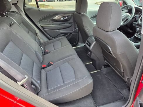 Used 2024 GMC Terrain SLE w/ Driver Convenience Package FWD image 14